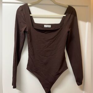 aritzia brown bodysuit size m